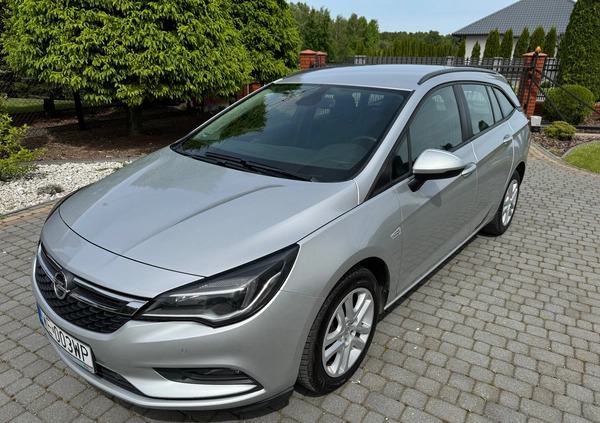 Opel Astra cena 42900 przebieg: 139000, rok produkcji 2019 z Pajęczno małe 596